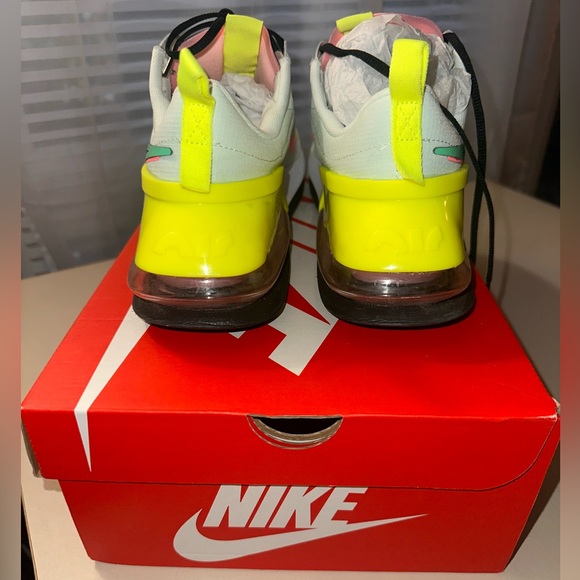 Barely Green/Black-Volt-Sunset Pulse- Size 10 - Picture 8 of 14